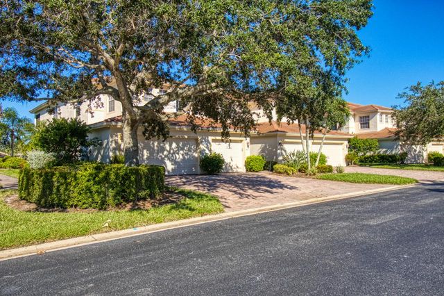 3111 Meandering Way #101, Fort Myers, FL 33905