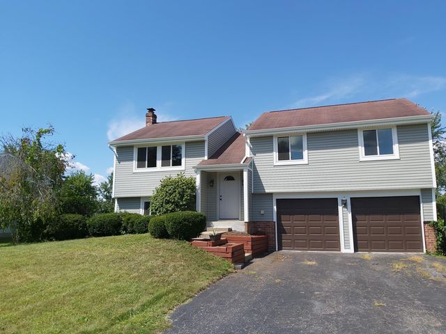 424 Anna Marie Dr, Cranberry Township, PA 16066
