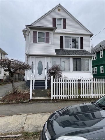 72 Atwater St, West Haven, CT 06516
