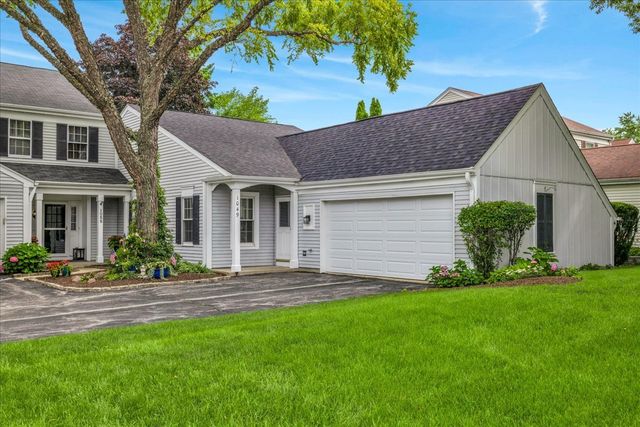 1049 Oswego Rd, Naperville, IL 60540