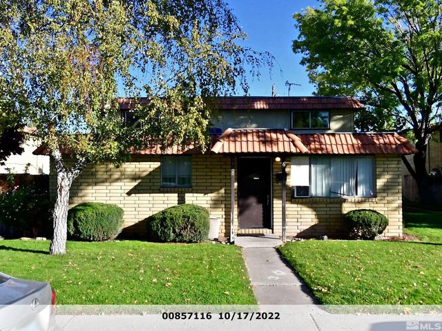 3316 Woodside Dr #16, Carson City, NV 89701