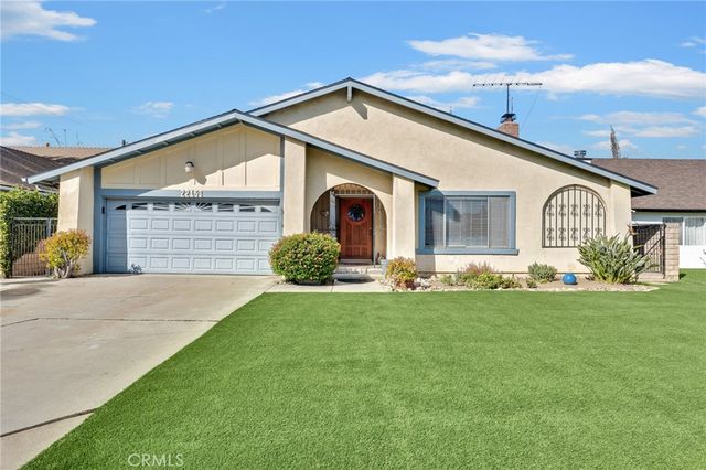 22153 Ballinger St, Chatsworth, CA 91311