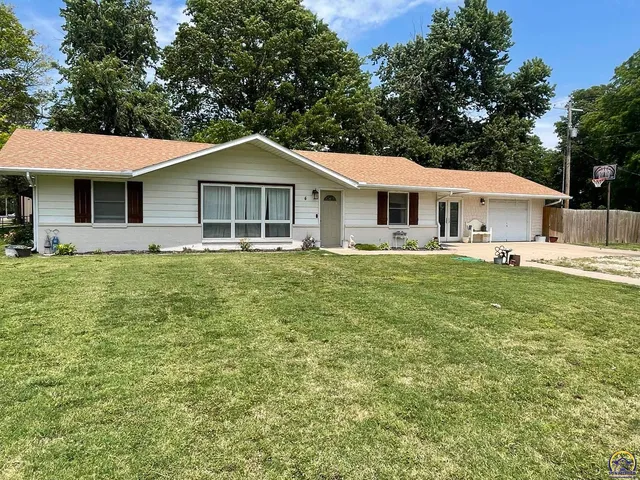 4 E  Bitler St, Olpe, KS 66865