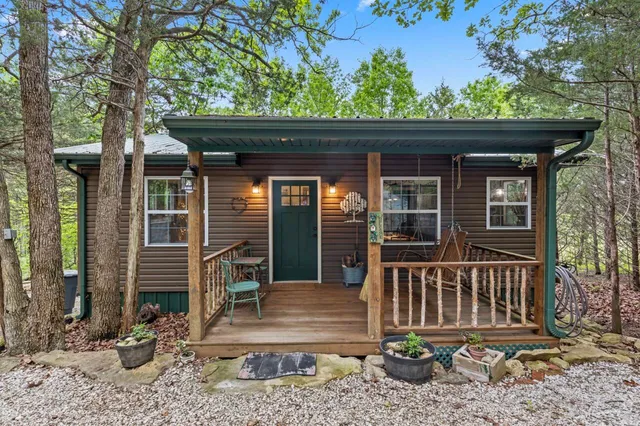 24164 Cottage Lane, Wheatland, MO 65779
