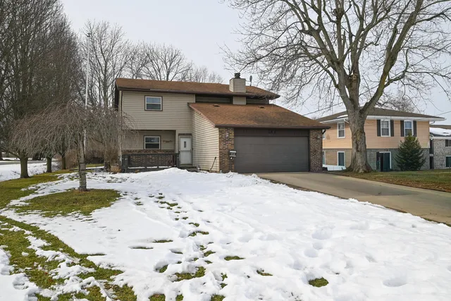 819 Laura Dr, Marion, OH 43302