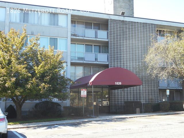 1826 Metzerott Rd #402, Adelphi, MD 20783