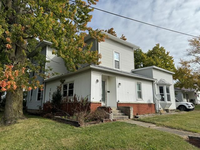 77 Broadway St, Shelby, OH 44875