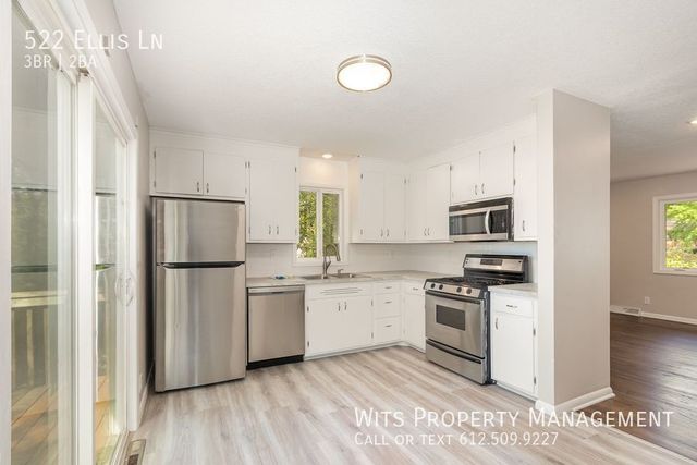 522 Ellis Ln, Minneapolis, MN 55427