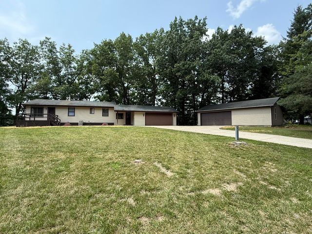 5696 Ridge Dr, Reading, MI 49274