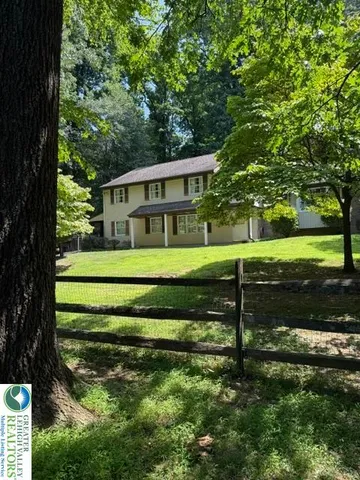 2045 Church Rd, Bethlehem, PA 18015
