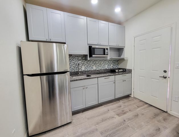 30 W  Martin St #1115, Roswell, NM 88203