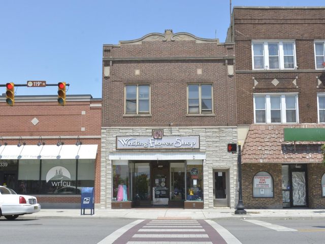 1341 119th St, Whiting, IN 46394