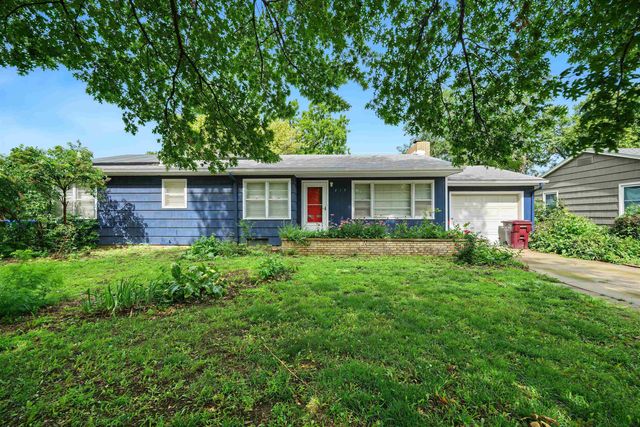 415 N  Chestnut St, Lindsborg, KS 67456