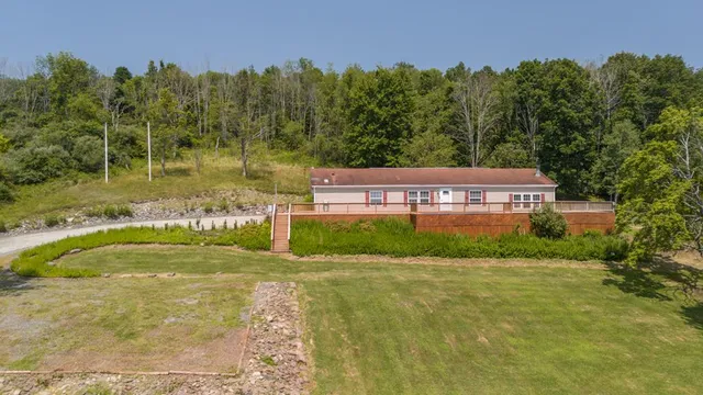631 Sutliff Hill Rd, Athens, PA 18810