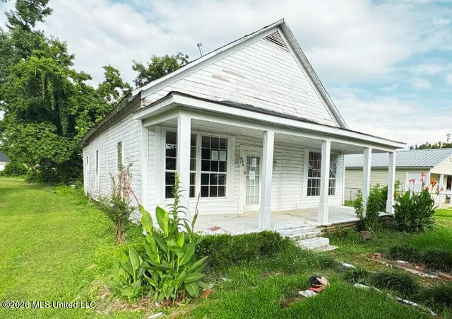 604 Central St, Belzoni, MS 39038