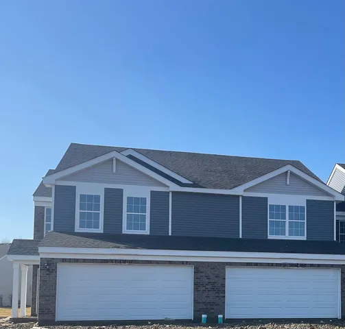 519 Cressmoor Park, Hobart, IN 46342