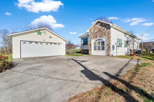 467 Greenlawn Cemetery Rd, Murphy, NC 28906