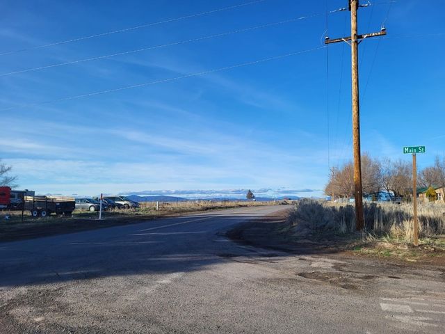 11-18 Main St, Macdoel, CA 96058