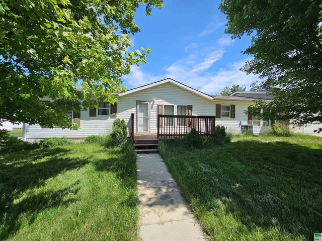 504 Birch St, Schleswig, IA 51461