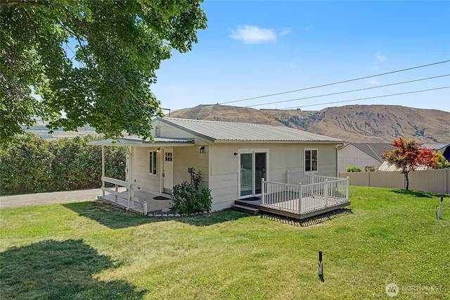 860 S Nancy Avenue, East Wenatchee, WA 98802