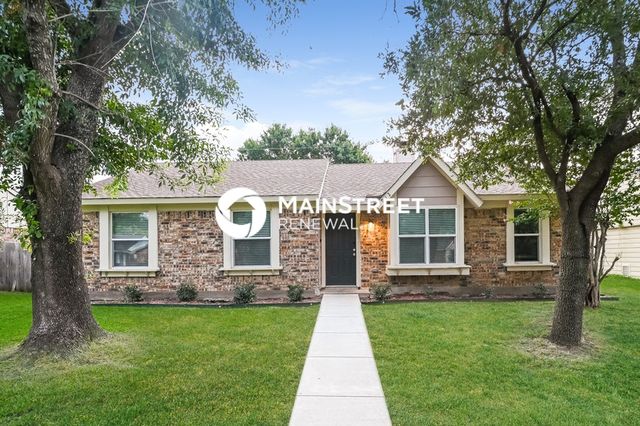 912 Carom Way, Dallas, TX 75217