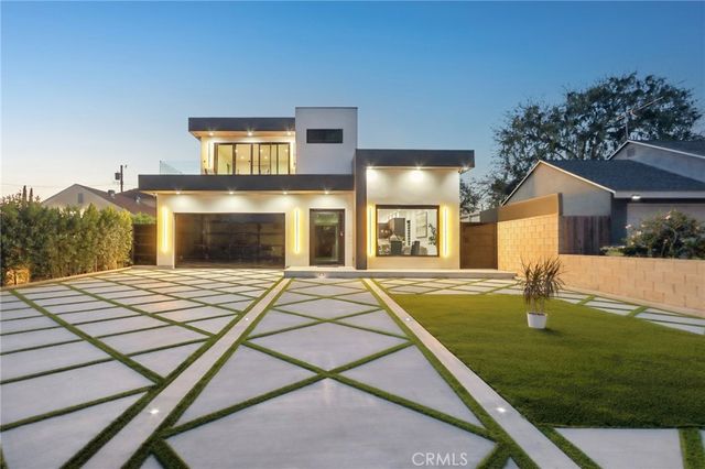 2227 N  Lamer St, Burbank, CA 91504