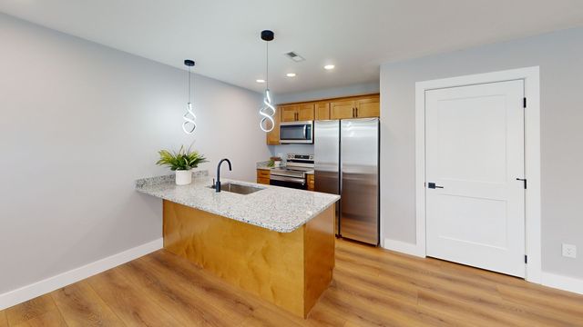 2209 Highland Ave, Knoxville, TN 37916