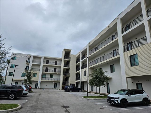4670 NW 84th Ave #13, Doral, FL 33166