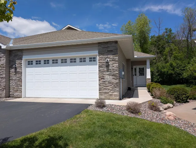 6230 Boulder Ridge Dr, Rockford, MN 55373