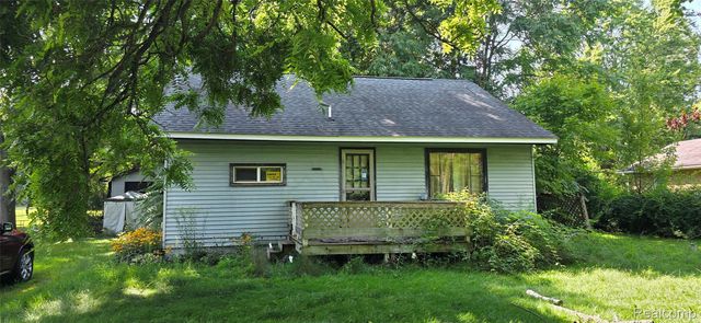 9205 Neff Rd, Clio, MI 48420