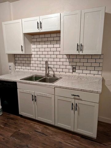 672 Middle Ave #B, Wilmerding, PA 15148