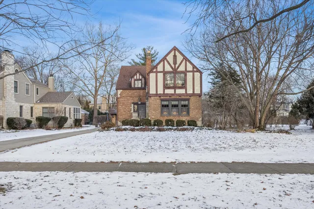 4925 Grand Ave, Western Springs, IL 60558