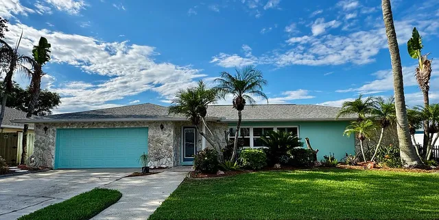 256 Via De La Reina, Merritt Island, FL 32953