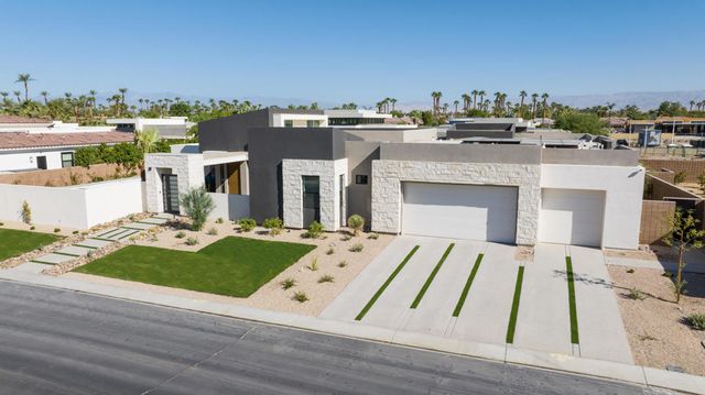 27 Topaz Ct, Rancho Mirage, CA 92270