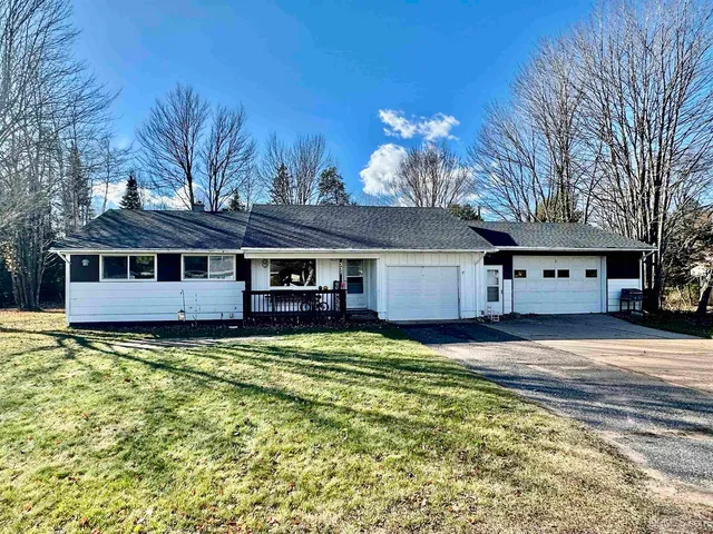 337 N  Adams St E, Gwinn, MI 49841