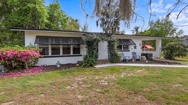 107 E  Myrtle St, Howey In The Hills, FL 34737