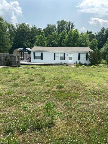 230 Steamboat Dr, Reidsville, NC 27320