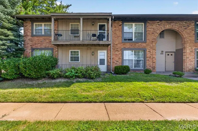 3150 Leisurewood Ct #C, Florissant, MO 63033
