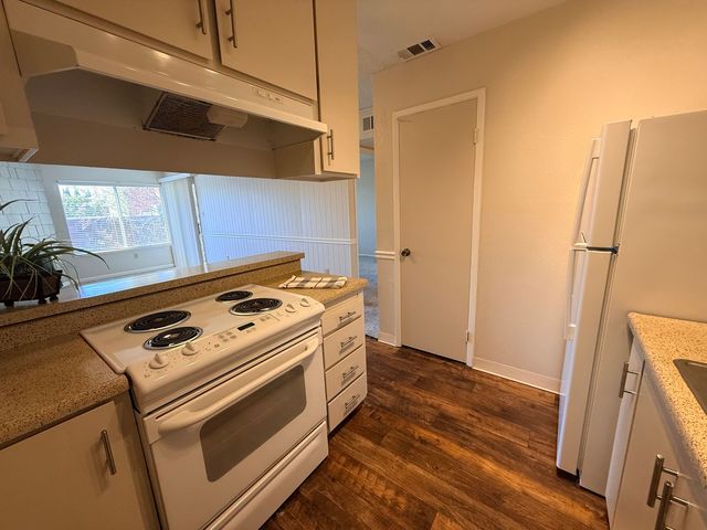 2818 O St #15, Sacramento, CA 95816