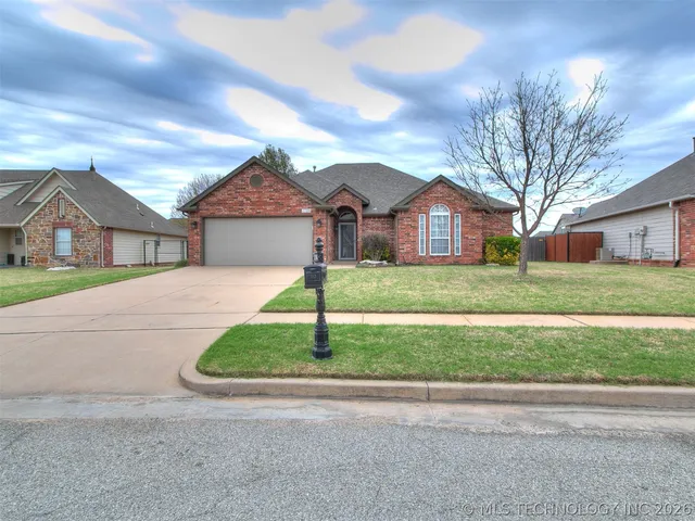 1706 W  Austin Pl, Broken Arrow, OK 74011