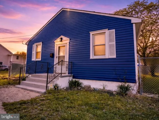 246 Chestnut St, Mount Holly, NJ 08060