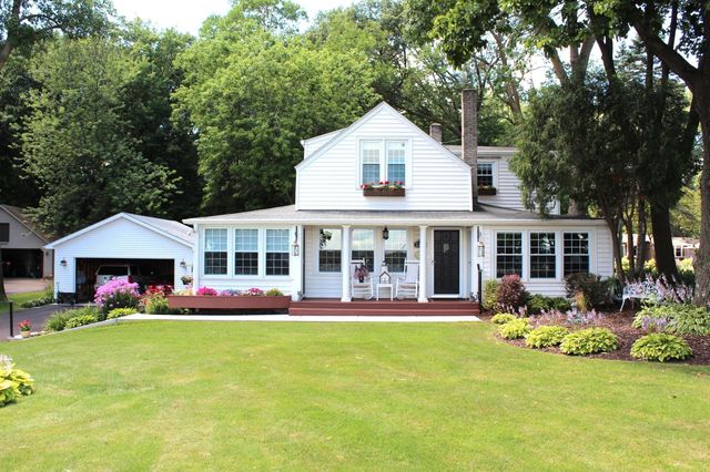 5325 Bald Eagle Blvd W, White Bear Township, MN 55110