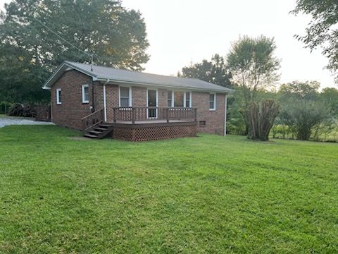2463 Otter Falls Rd, Sewanee, TN 37375