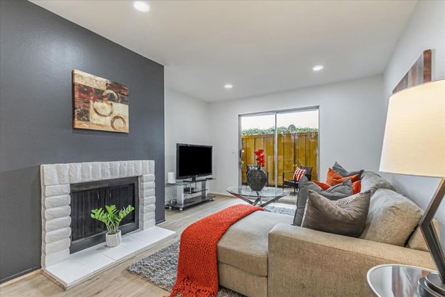 247 N  Capitol Ave #105, San Jose, CA 95127
