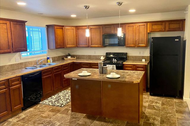 2301 11th Ave  W #202, Williston, ND 58801
