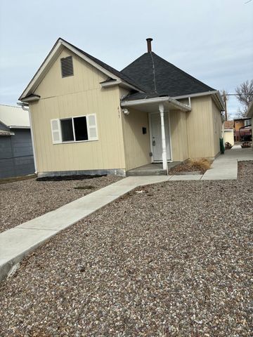413 5th Ave S, Great Falls, MT 59405