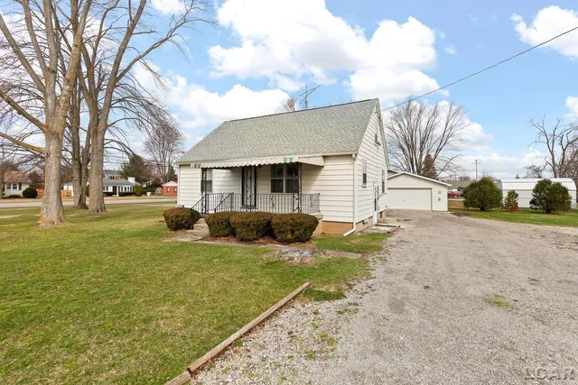 108 S  Occidental Rd, Tecumseh, MI 49286