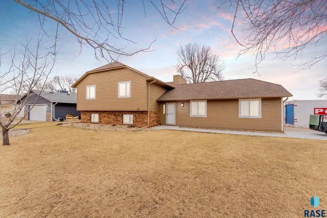 4212 S  Southeastern Ave, Sioux Falls, SD 57103