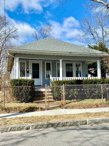 24 Baxter Ave, Quincy, MA 02169