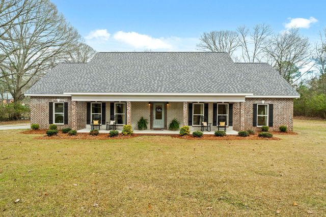 18 L Williamson Rd, Sumrall, MS 39482